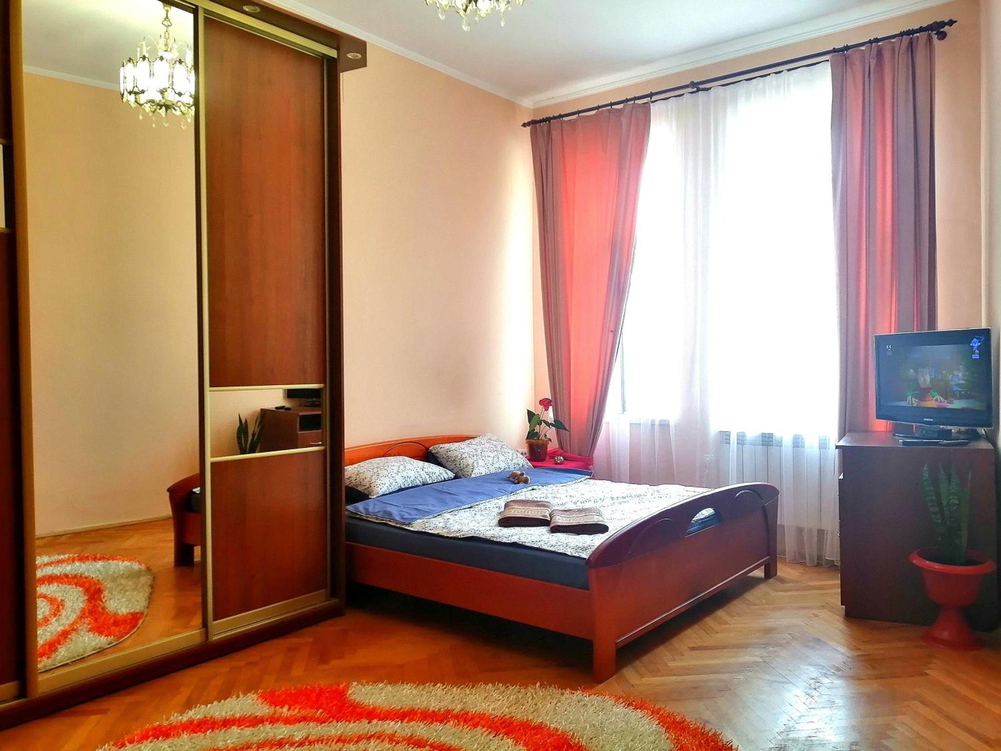 Flat On Sheptytskykh Apartamento Lviv Exterior foto