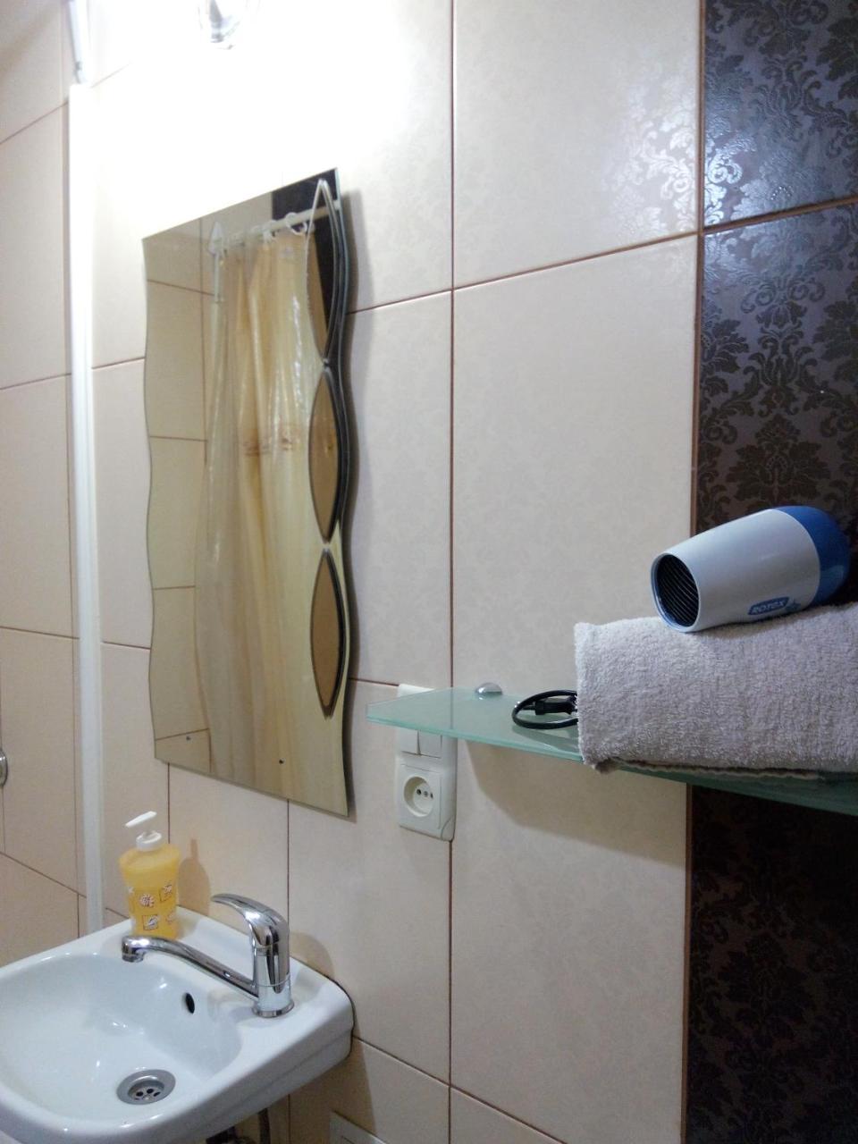 Flat On Sheptytskykh Apartamento Lviv Exterior foto