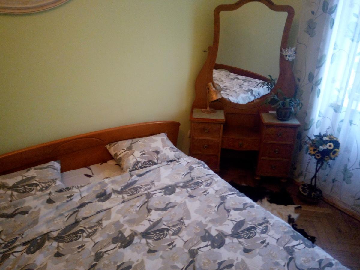 Flat On Sheptytskykh Apartamento Lviv Exterior foto