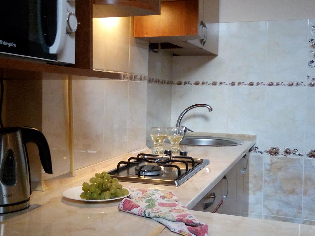 Flat On Sheptytskykh Apartamento Lviv Exterior foto