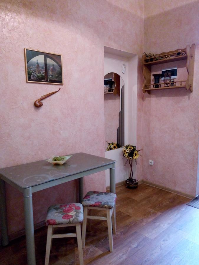 Flat On Sheptytskykh Apartamento Lviv Exterior foto