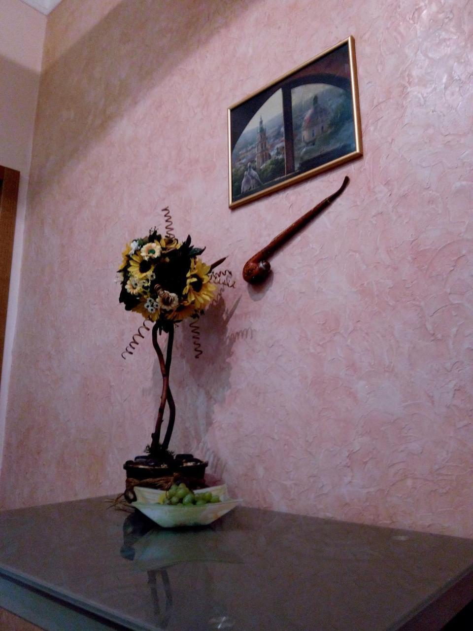 Flat On Sheptytskykh Apartamento Lviv Exterior foto