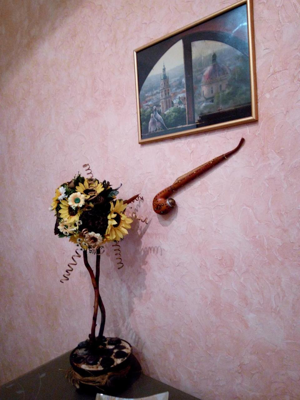 Flat On Sheptytskykh Apartamento Lviv Exterior foto